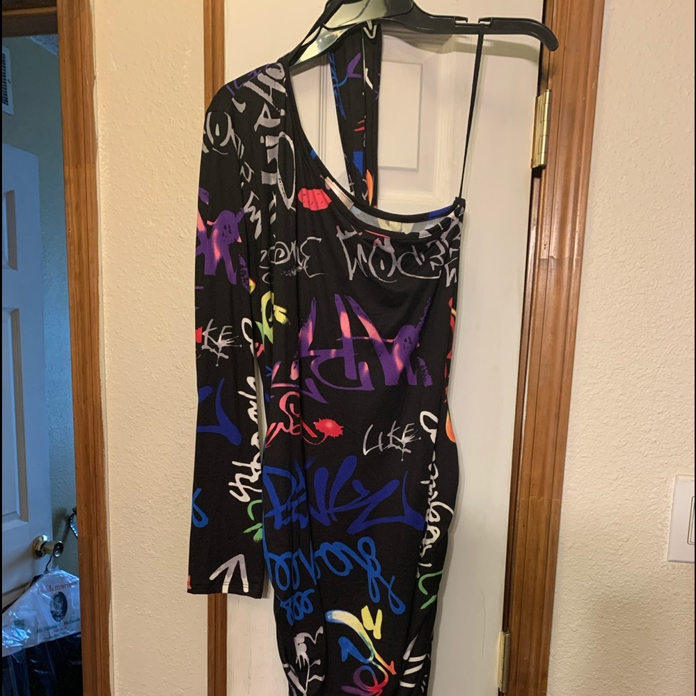 Body con dress with one shoulder and gathering on sides